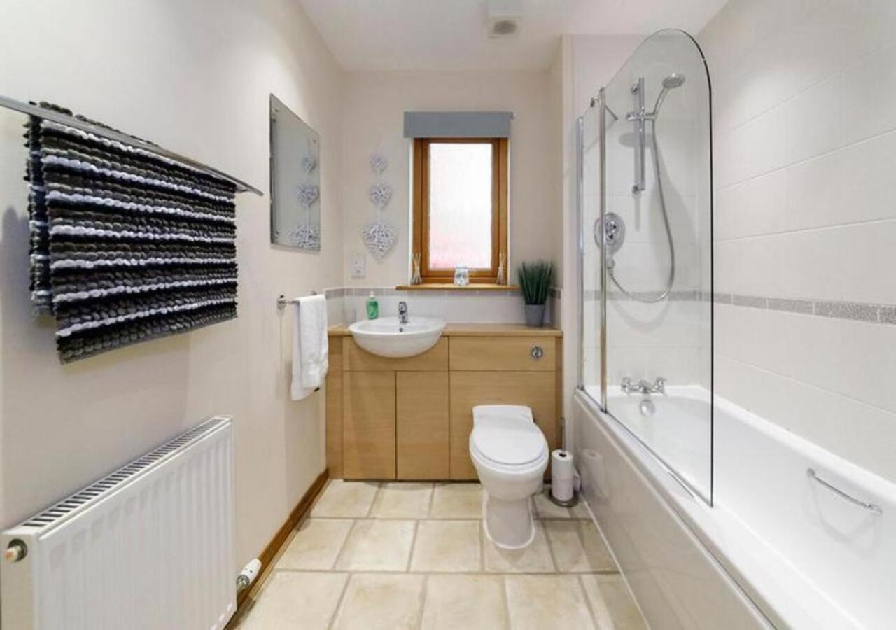 Modern 2 Bedroom Semi Detached House With Own Private Driveway Inverness Zewnętrze zdjęcie